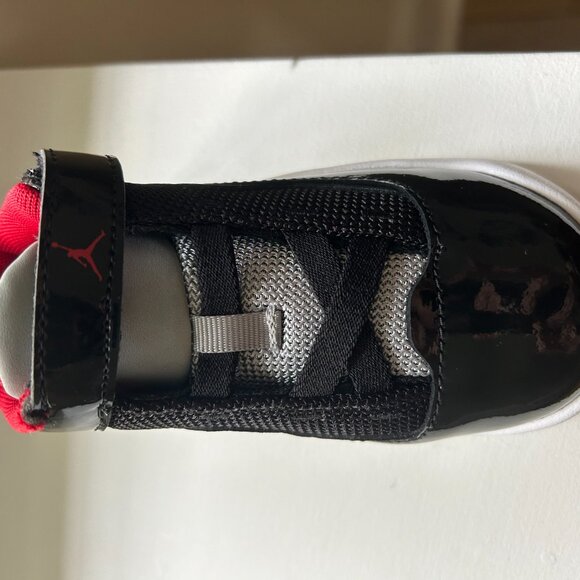 Nike Jordan Max Aura 2 Toddler Shoes Size 7C Trainers CN8096-006 Black Red - Picture 3 of 6